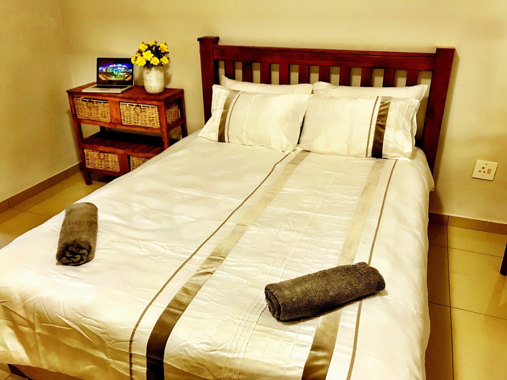 200sqm 1 bedroom, 2 Private bathroom منزل in جارسفونتين بريتوريا المظهر الخارجي الصورة