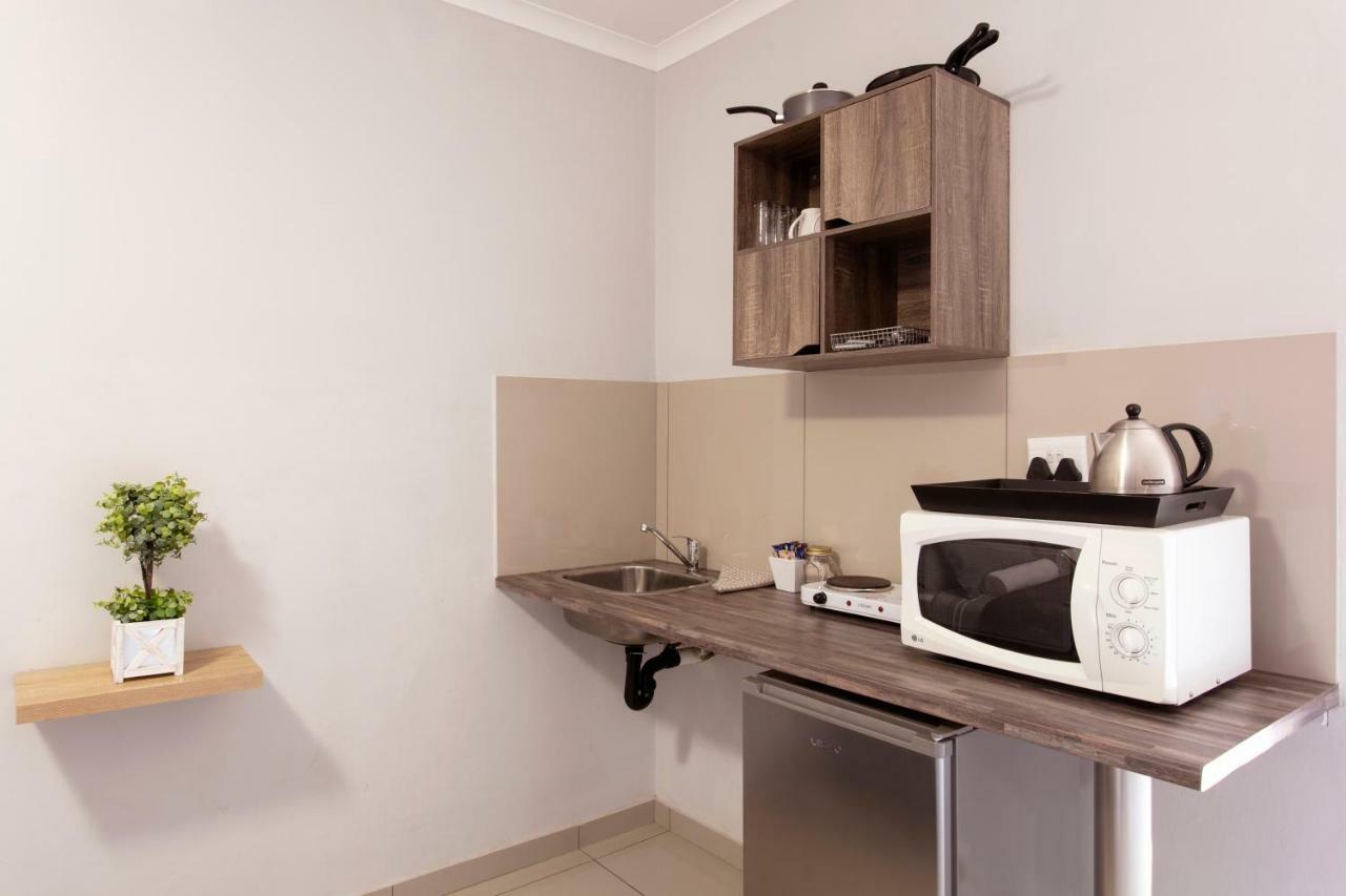 200sqm 1 bedroom, 2 Private bathroom منزل in جارسفونتين بريتوريا المظهر الخارجي الصورة
