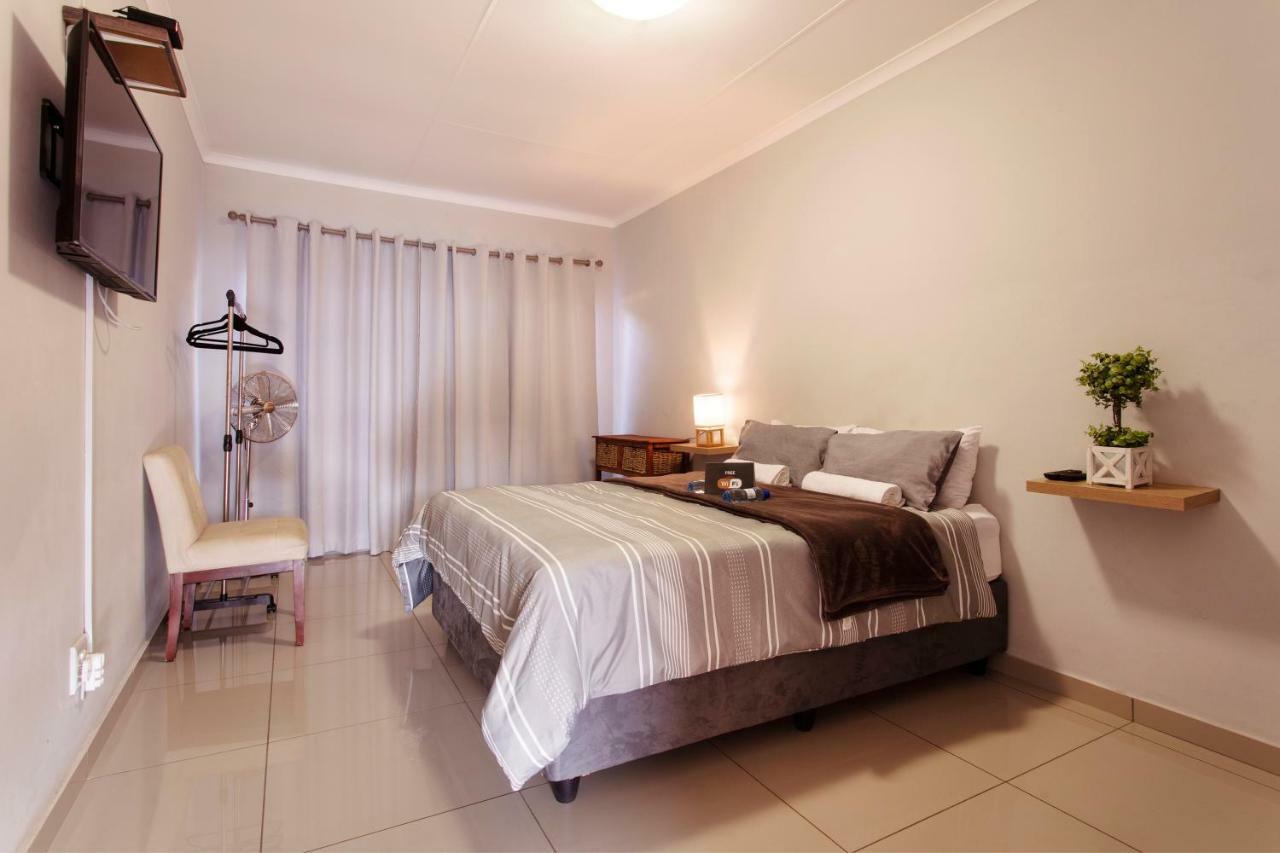 200sqm 1 bedroom, 2 Private bathroom منزل in جارسفونتين بريتوريا المظهر الخارجي الصورة